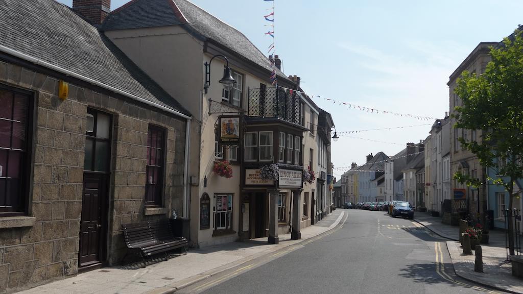 Kings Arms Hotel Penryn Exterior photo