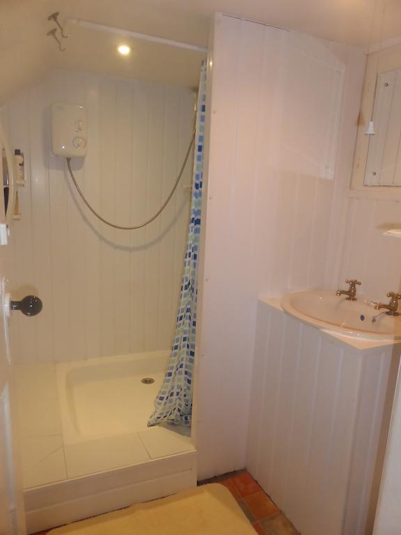 Kings Arms Hotel Penryn Room photo